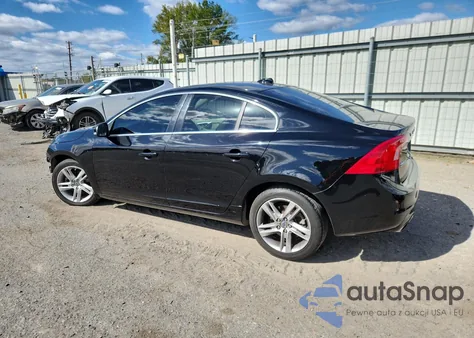 2015 Volvo S60 Premier z USA, uszkodzony, nr VIN YV140MFK5F1345989
